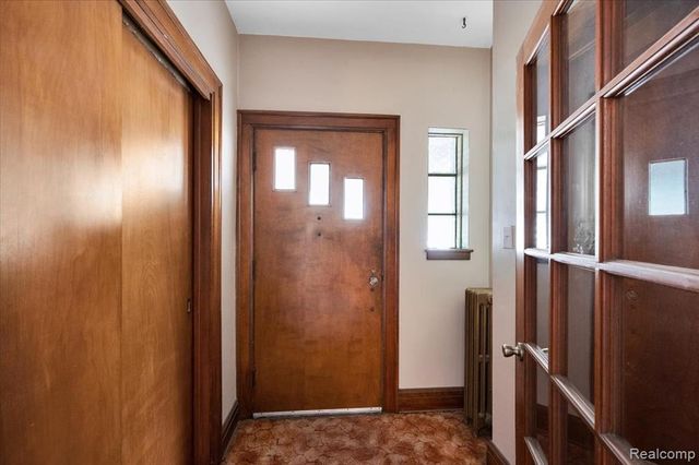 17321 E 11 Mile Road, Roseville, MI 48066