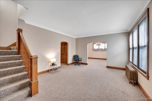 17321 E 11 Mile Road, Roseville, MI 48066