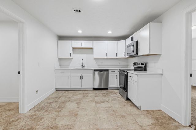 8434 S WINDMILL DR, West Jordan, UT 84081
