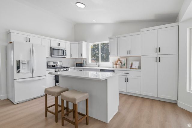 8434 S WINDMILL DR, West Jordan, UT 84081