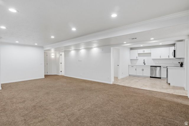 8434 S WINDMILL DR, West Jordan, UT 84081
