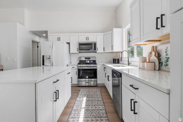8434 S WINDMILL DR, West Jordan, UT 84081