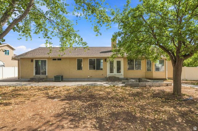 8434 S WINDMILL DR, West Jordan, UT 84081