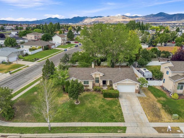 8434 S WINDMILL DR, West Jordan, UT 84081
