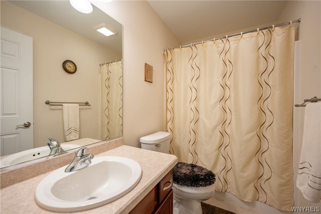 16 Garnet Drive, Cheektowaga, NY 14227
