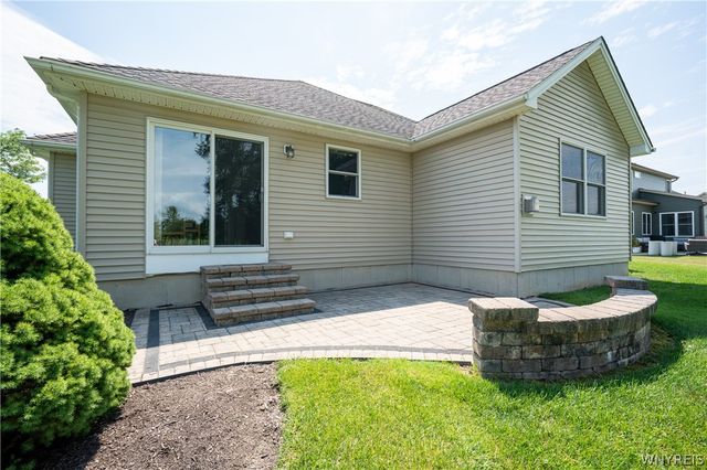 16 Garnet Drive, Cheektowaga, NY 14227