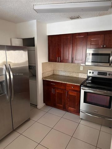 9502 SW 140 CT 9502, Kendall, FL 33186