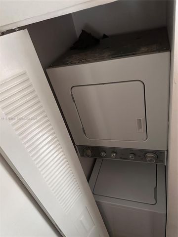 9502 SW 140 CT 9502, Kendall, FL 33186