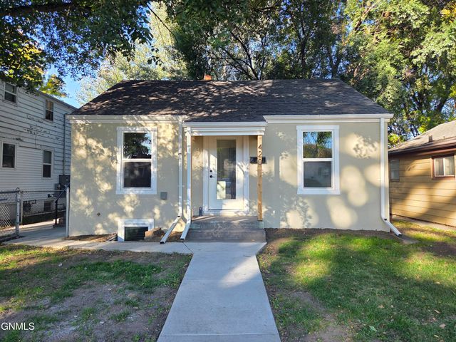 420 13th Street N, Bismarck, ND 58501 property photo