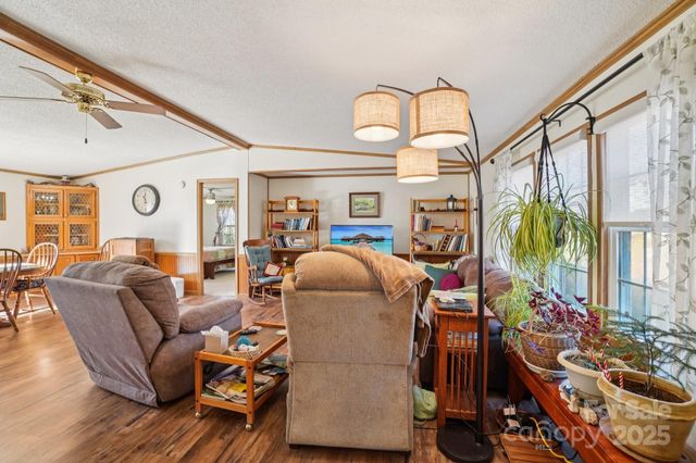 204 Cranbrook Circle, Hendersonville, NC 28792