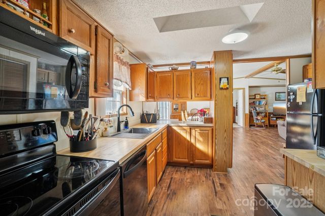 204 Cranbrook Circle, Hendersonville, NC 28792