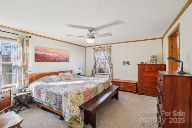 204 Cranbrook Circle, Hendersonville, NC 28792