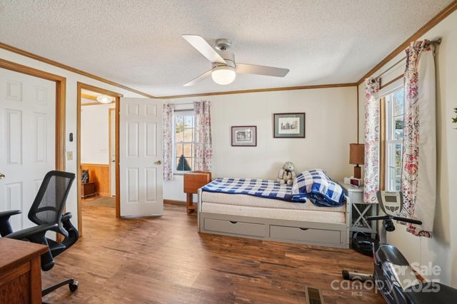 204 Cranbrook Circle, Hendersonville, NC 28792