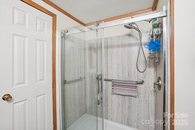 204 Cranbrook Circle, Hendersonville, NC 28792