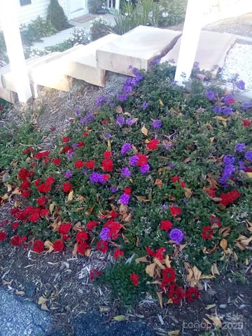 204 Cranbrook Circle, Hendersonville, NC 28792