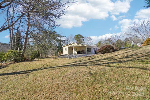 204 Cranbrook Circle, Hendersonville, NC 28792