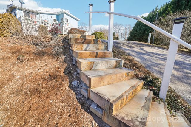 204 Cranbrook Circle, Hendersonville, NC 28792