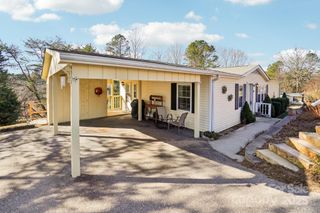 204 Cranbrook Circle, Hendersonville, NC 28792