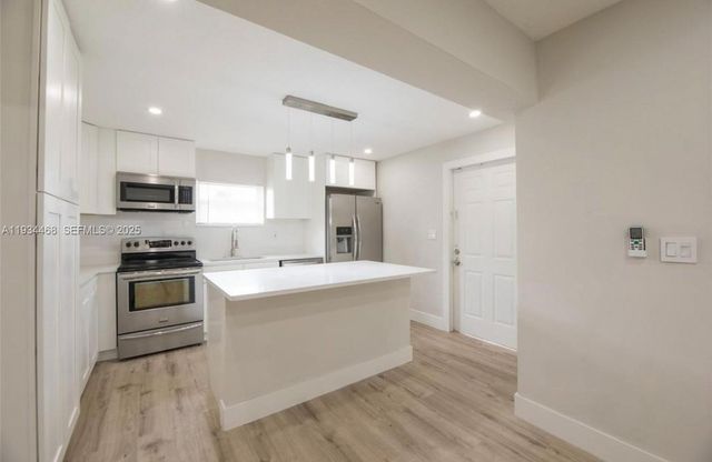 2960 SW 2nd Ct, Fort Lauderdale, FL 33312