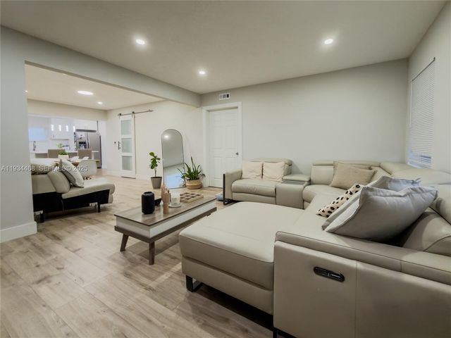 2960 SW 2nd Ct, Fort Lauderdale, FL 33312