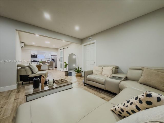 2960 SW 2nd Ct, Fort Lauderdale, FL 33312