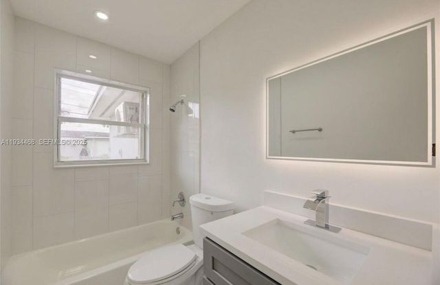 2960 SW 2nd Ct, Fort Lauderdale, FL 33312