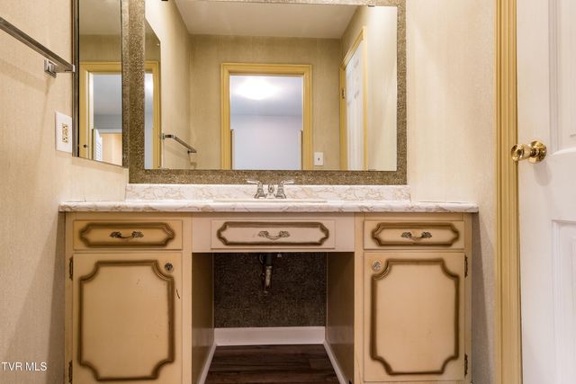 1801 Manor Court, B, Kingsport, TN 37660