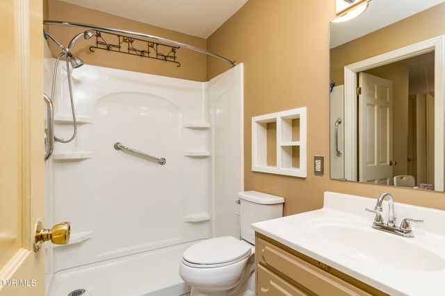 1801 Manor Court, B, Kingsport, TN 37660