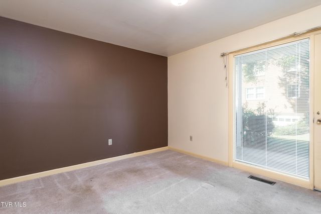 1801 Manor Court, B, Kingsport, TN 37660