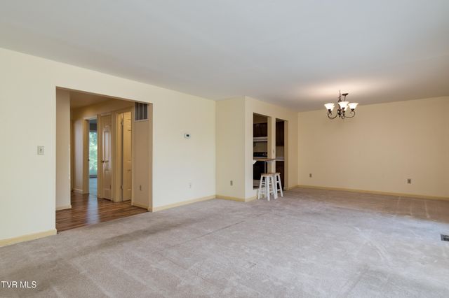 1801 Manor Court, B, Kingsport, TN 37660