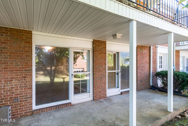 1801 Manor Court, B, Kingsport, TN 37660