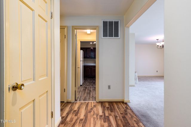 1801 Manor Court, B, Kingsport, TN 37660