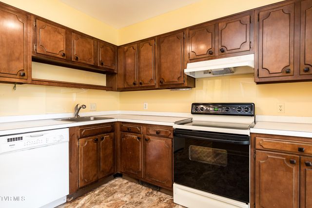 1801 Manor Court, B, Kingsport, TN 37660