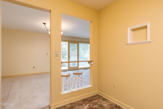 1801 Manor Court, B, Kingsport, TN 37660