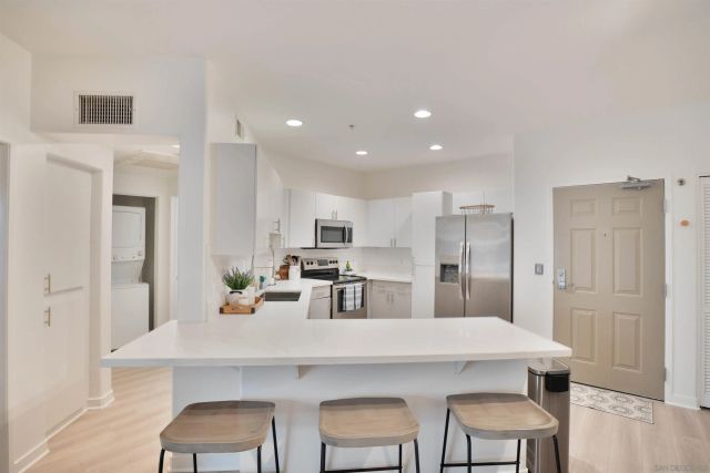 1501 Front St 329, San Diego, CA 92101