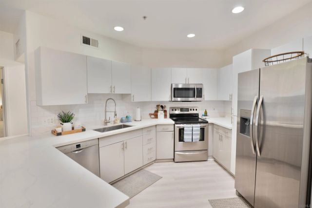 1501 Front St 329, San Diego, CA 92101
