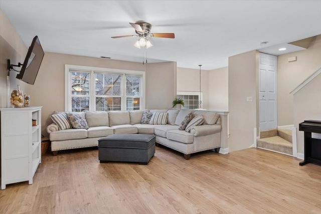 2667 Woodmere Drive, Darien, IL 60561