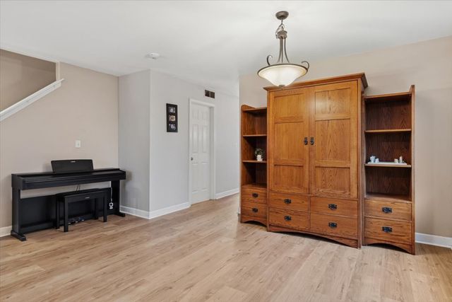 2667 Woodmere Drive, Darien, IL 60561