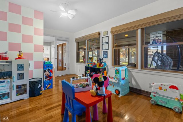 1504 McClure Road, Columbus, IN 47201