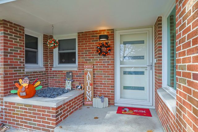 1504 McClure Road, Columbus, IN 47201