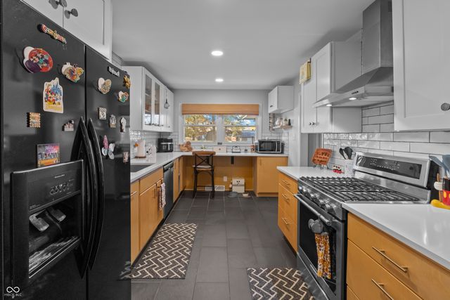 1504 McClure Road, Columbus, IN 47201