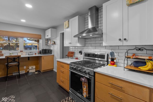 1504 McClure Road, Columbus, IN 47201