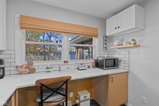 1504 McClure Road, Columbus, IN 47201