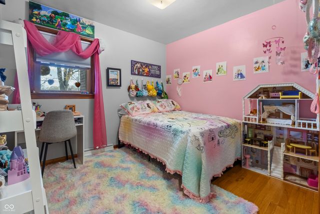 1504 McClure Road, Columbus, IN 47201