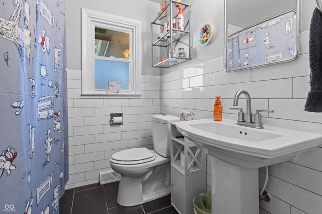 1504 McClure Road, Columbus, IN 47201