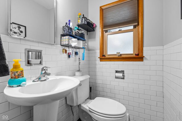 1504 McClure Road, Columbus, IN 47201