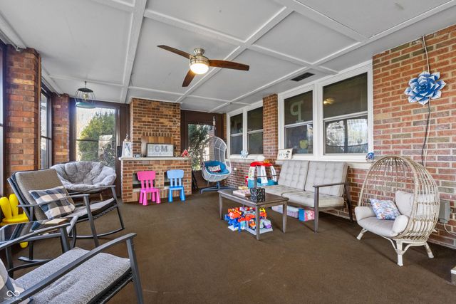 1504 McClure Road, Columbus, IN 47201