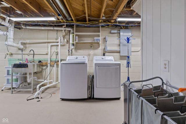 1504 McClure Road, Columbus, IN 47201