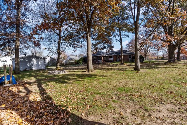 1504 McClure Road, Columbus, IN 47201