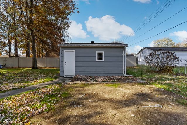 1504 McClure Road, Columbus, IN 47201